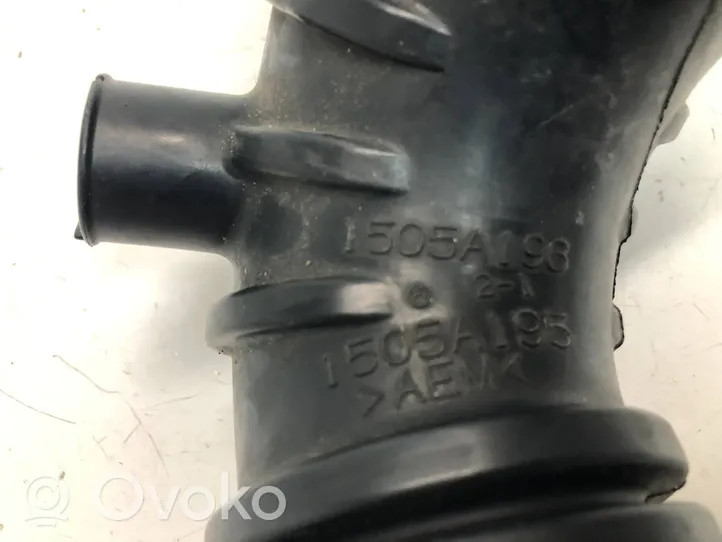 Mitsubishi Pajero Turbo air intake inlet pipe/hose 1505A196