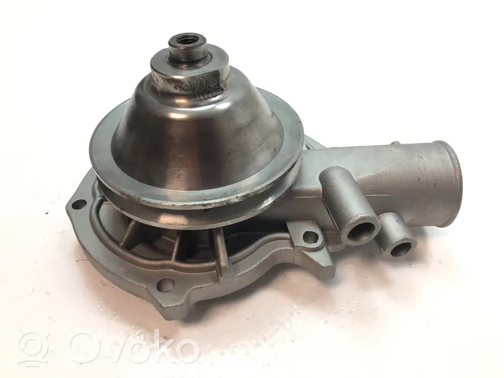 Opel Senator B Water pump 1334009