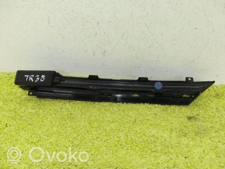 Volkswagen Golf VIII Griglia superiore del radiatore paraurti anteriore 5h0941654a