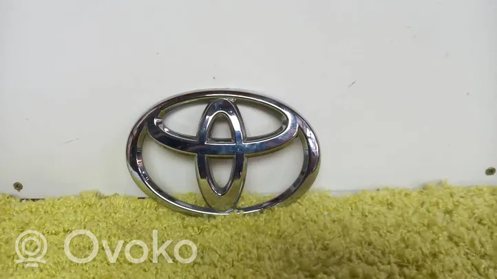 Toyota iQ Logo, emblème de fabricant 90975-02075