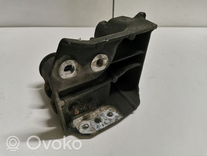 Subaru Outback (BS) Supporto di montaggio del motore 