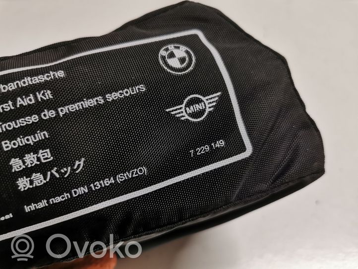 BMW 3 G20 G21 Trousse de premiers secours 7229149