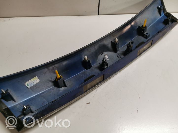 Buick Encore I Trunk door license plate light bar 95093299