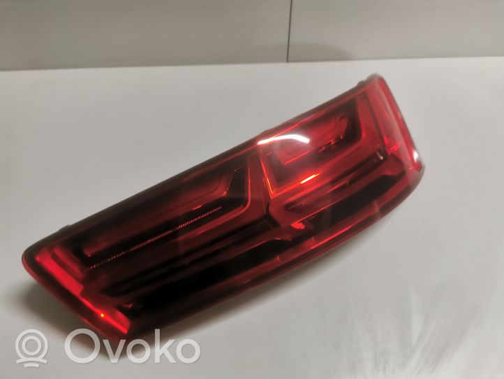 Audi Q7 4M Lampy tylnej klapy bagażnika 4M0945094D