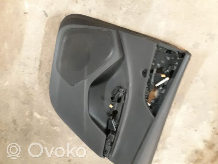 Audi Q7 4M Takaoven verhoilu 4M0867306G
