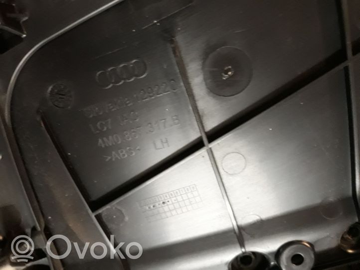Audi Q7 4M Takaoven verhoilu 4M0867317B
