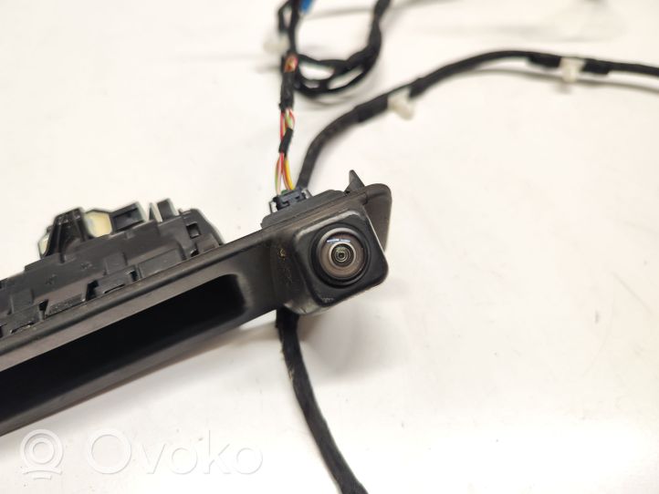 BMW 5 G30 G31 Tailgate handle with camera 7405635