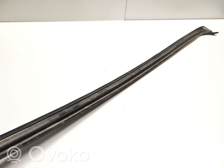 Audi Q7 4M Loading door rubber seal (on body) 4M0827229