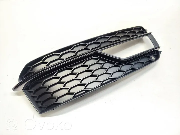 Audi A5 8T 8F Grille antibrouillard avant 8T0807682K