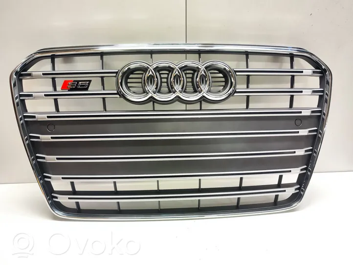 Audi A5 8T 8F Верхняя решётка 8T0853651N