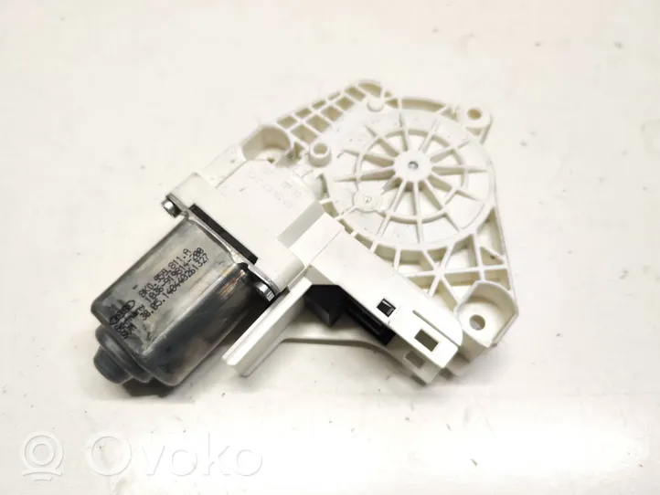 Audi Q5 SQ5 Takaoven ikkunan nostomoottori 8K0959811A