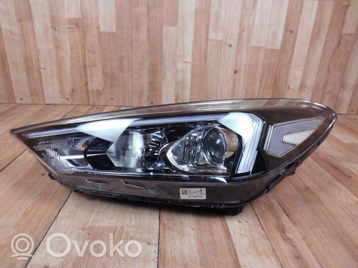 Hyundai Tucson LM Lampa przednia D792111A10