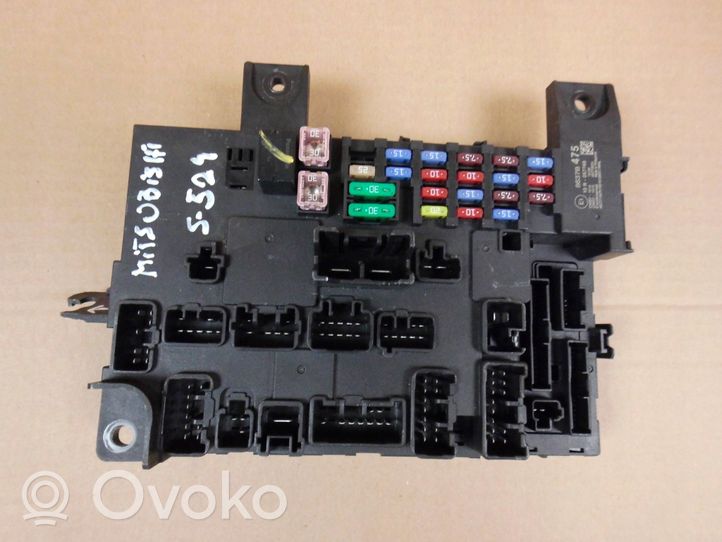 Mitsubishi Eclipse Cross Module de fusibles 8637B475