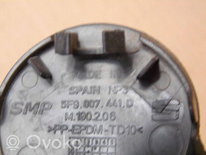 Seat Leon (5F) Takapuskurin hinaussilmukan suojakansi 5F9807441D