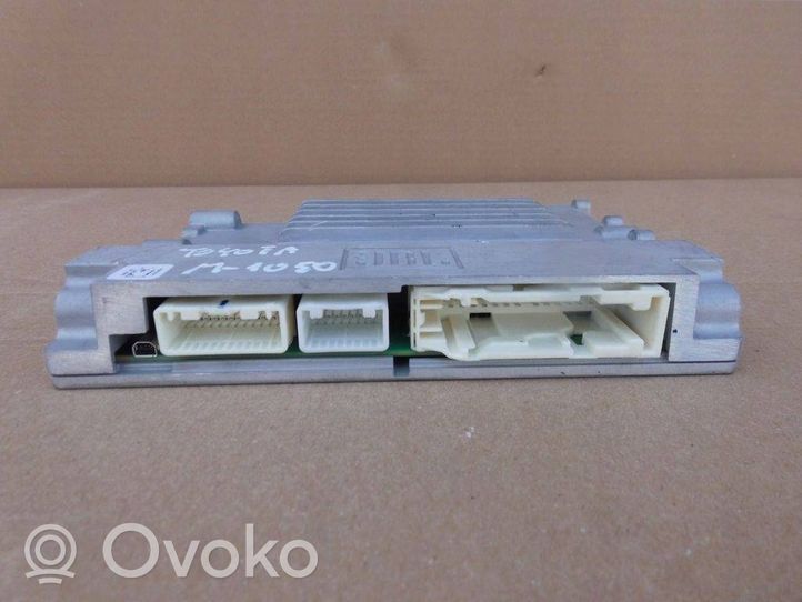 Toyota RAV 4 (XA40) Amplificatore 8628042060