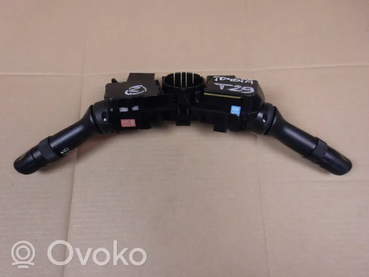 Toyota Avensis T270 Muut kytkimet/nupit/vaihtimet 8414005190