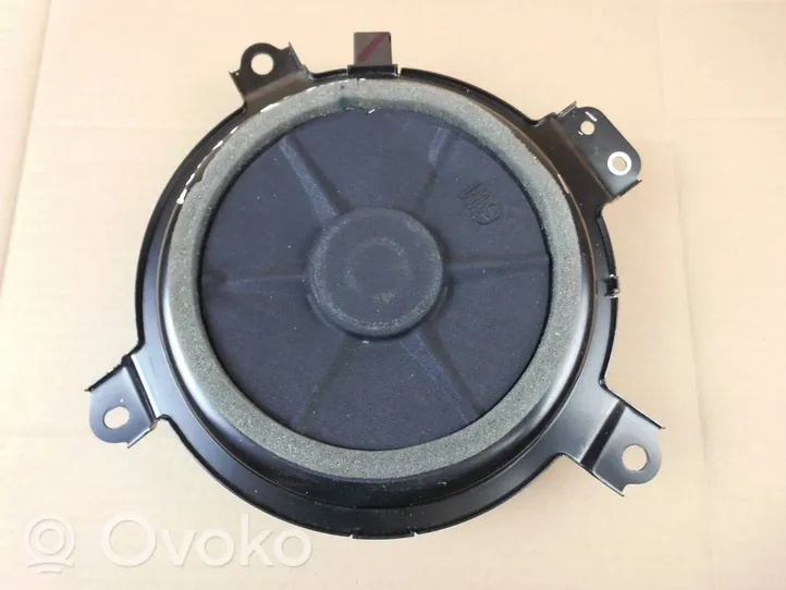 Lexus NX Subwoofer-bassokaiutin 861500W260