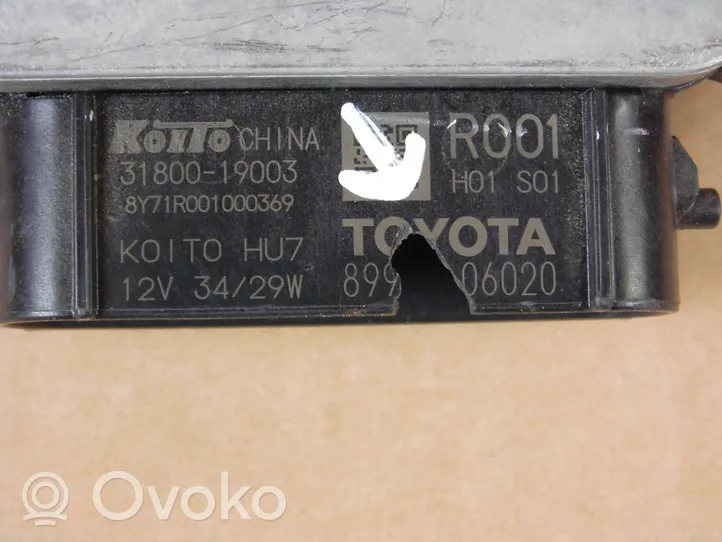 Toyota Camry VIII XV70  Sterownik / moduł świateł Xenon 8990806020