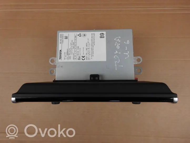 Toyota RAV 4 (XA50) Panel / Radioodtwarzacz CD/DVD/GPS 8614042B90