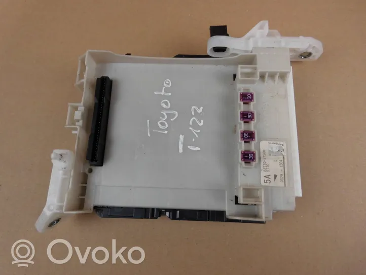 Toyota Prius (XW50) Module de fusibles 8273047560