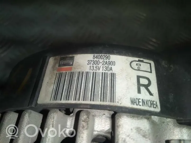 KIA Carens III Generatore/alternatore 373002A900