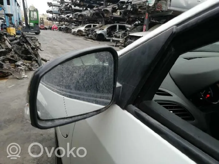 Renault Fluence Elektryczne lusterko boczne drzwi przednich 232673064