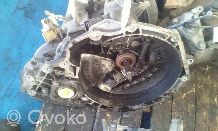 Daewoo Leganza Manual 5 speed gearbox 96180859