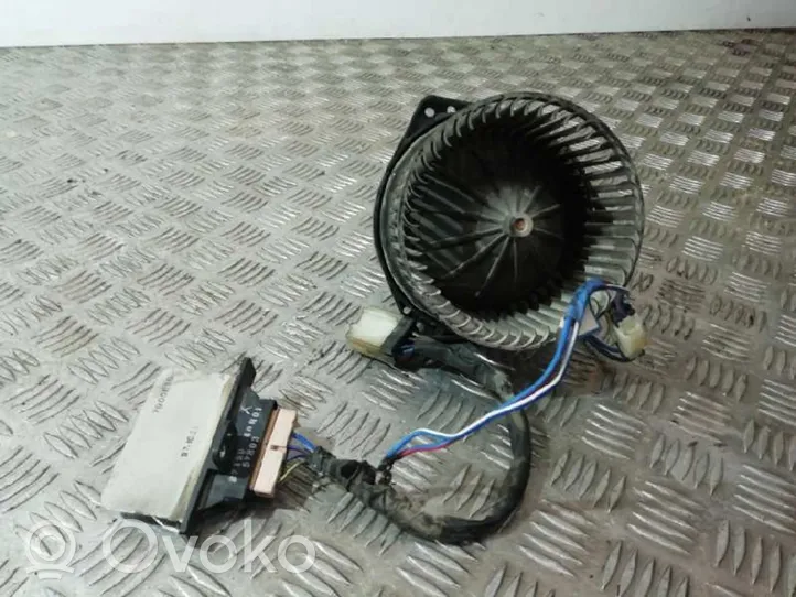 Nissan Vanette Soplador/ventilador calefacción 0130111154