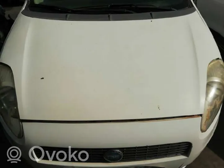 Fiat Grande Punto Pokrywa przednia / Maska silnika 