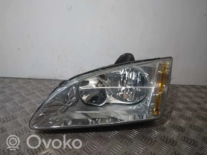 Ford Focus Lampa przednia 4M5113W030AC