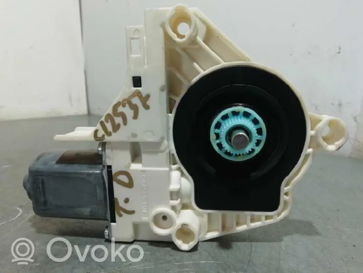 Audi A1 Galinis varikliukas langų pakėlėjo 8K0959811A