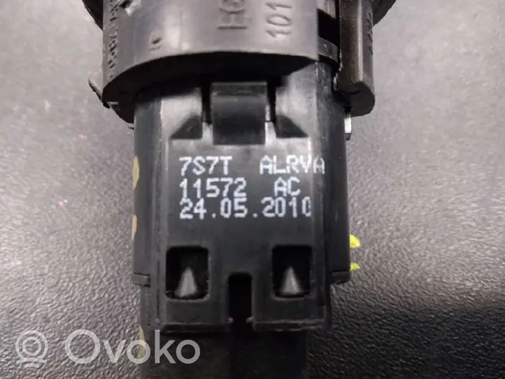 Ford Fiesta Bouton de dégivrage pare-brise 7S7T11572AC