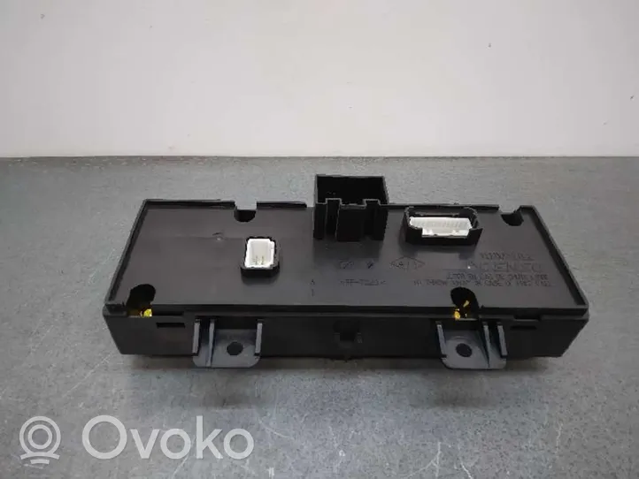 Nissan NV400 Panel klimatyzacji 275104880R