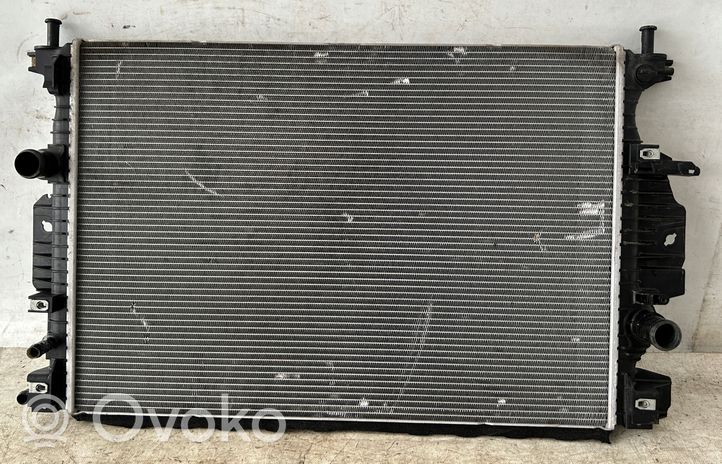 Ford Mondeo MK V Radiateur de refroidissement DG938005BC