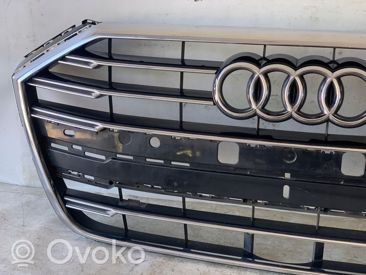 Audi A8 S8 D5 Etupuskurin ylempi jäähdytinsäleikkö 4N0853651