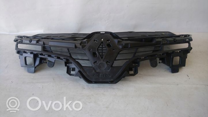 Renault Clio IV Maskownica / Grill / Atrapa górna chłodnicy 622561433R