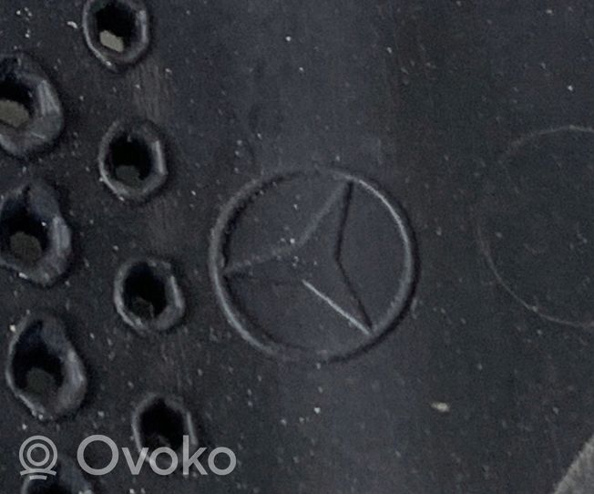 Mercedes-Benz A W176 Uchwyt przedniego czujnika parkowania PDC 