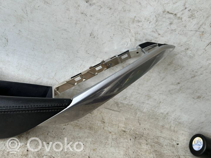 Mazda 6 Rivestimento della maniglia interna per portiera anteriore GHP969391