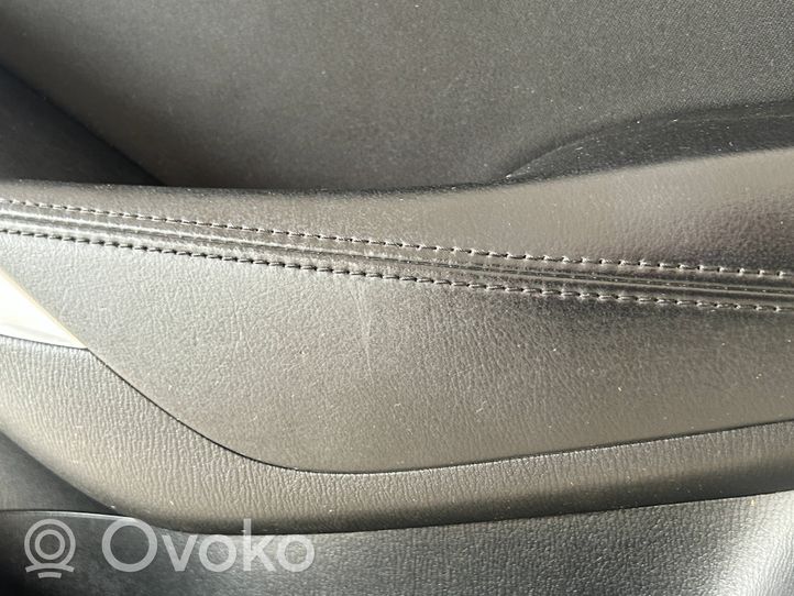 Mazda 6 Rivestimento del pannello della portiera anteriore GHP94281F