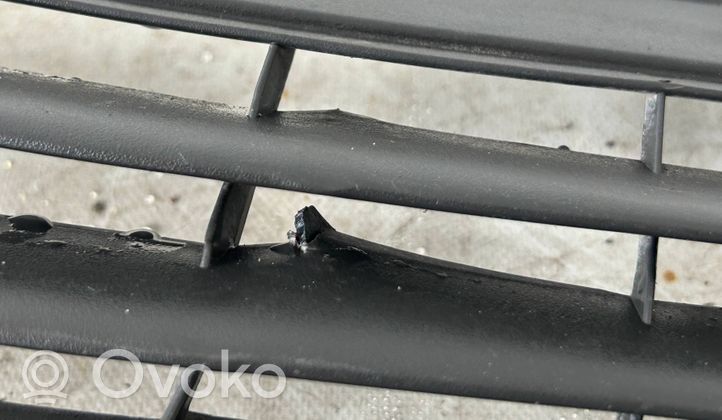 Ford C-MAX I Maskownica / Grill / Atrapa górna chłodnicy 7M51R8138A