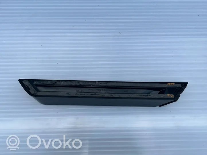 Seat Ateca Spoiler tylnej szyby klapy bagażnika 575854872B