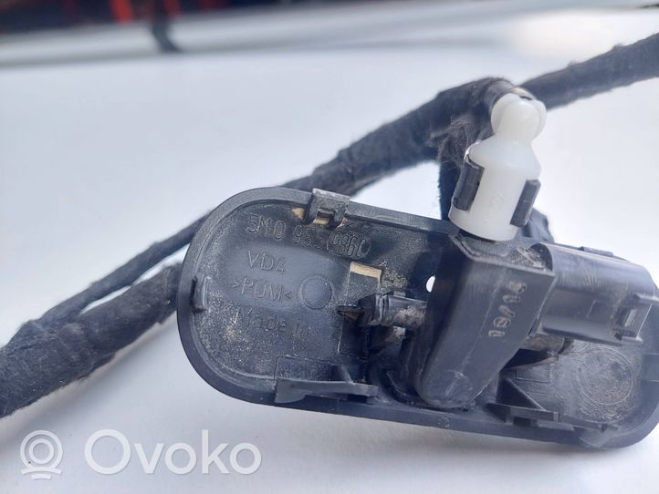 Volkswagen Tiguan Dysza spryskiwacza szyby przedniej / czołowej 5M0955986C