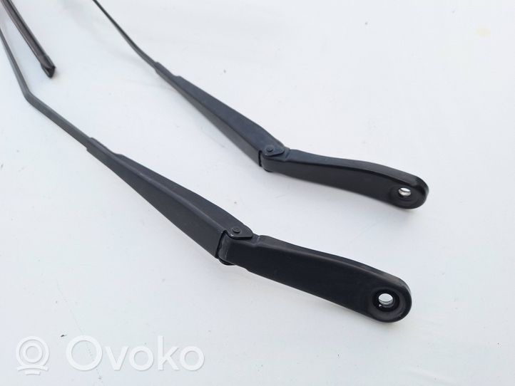 Volvo V40 Cross country Windshield/front glass wiper blade 31276060