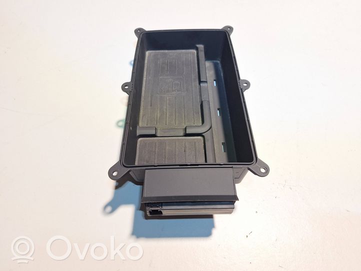 Audi A4 S4 B9 Główny schowek tunelu środkowego 8W0864981D