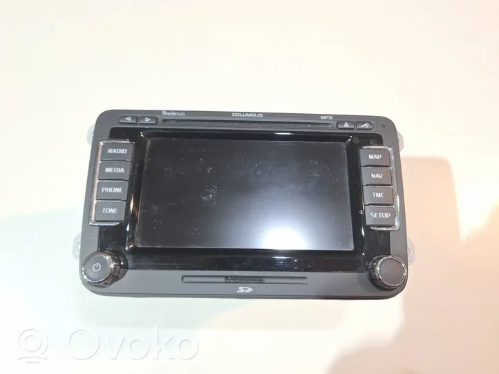 Skoda Superb B6 (3T) Radio/CD/DVD/GPS-pääyksikkö 3T0035680B