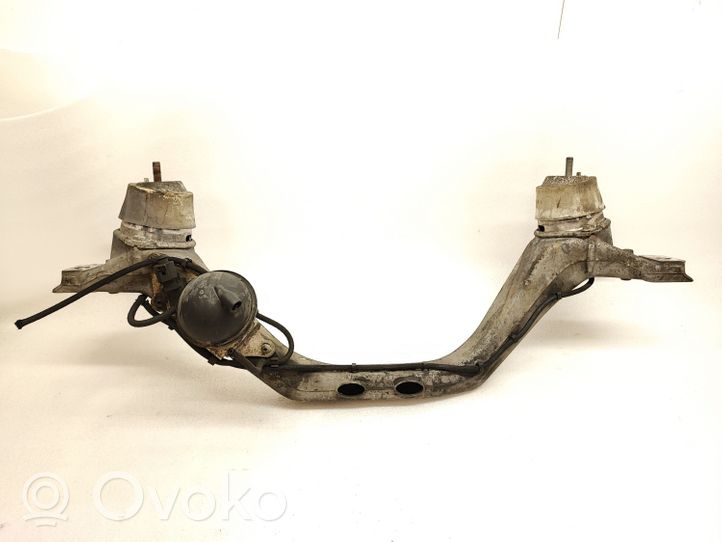 Audi Q7 4L Engine mounting bracket 7L8199207A