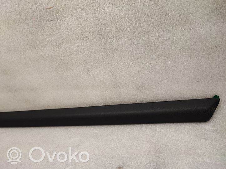 Toyota Yaris Rivestimento della portiera anteriore (modanatura) PZ415E852202