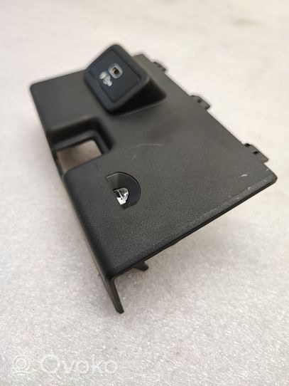 BMW 4 G22 G23 G24 G26 Gniazdo / Złącze USB 8711939