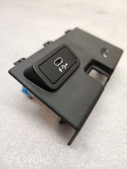 BMW 4 G22 G23 G24 G26 Connecteur/prise USB 8711939