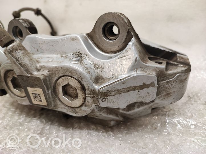 Mercedes-Benz C AMG W205 Front brake caliper 